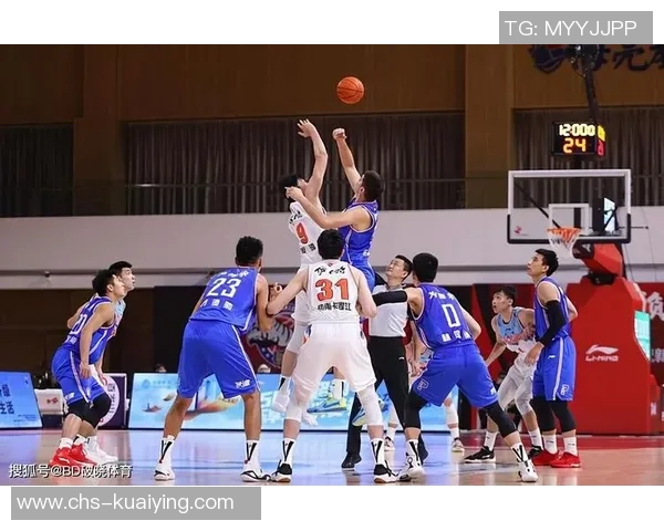 中国女篮26岁王牌张子宇崛起助攻王女隆多为她送上精彩传球